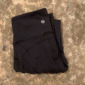 BLACK LULULEMON LEGGINGS